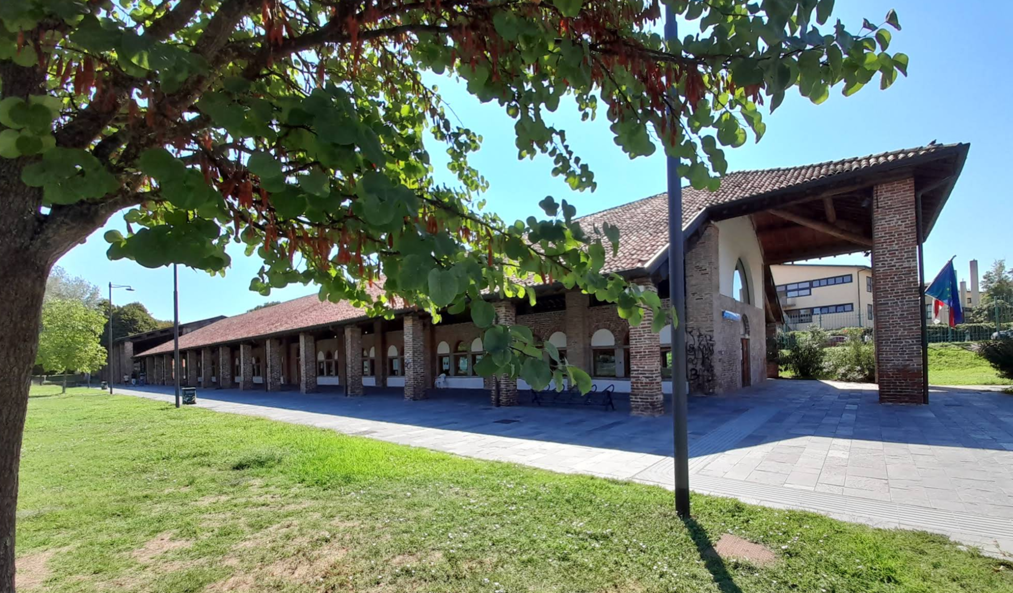 Biblioteca Chiesa Rossa